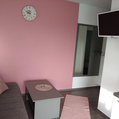 Apartmani Verica Karlobag Eksteriør bilde