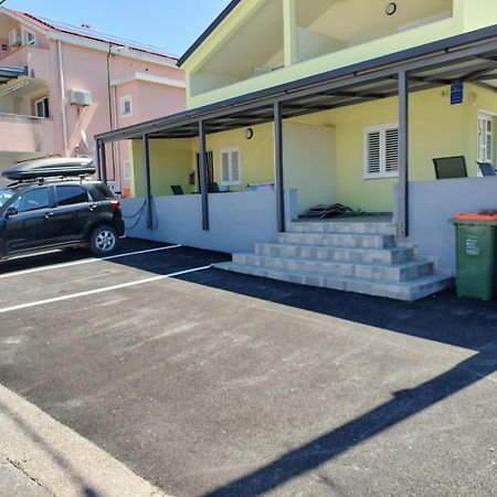 Apartmani Verica Karlobag Eksteriør bilde