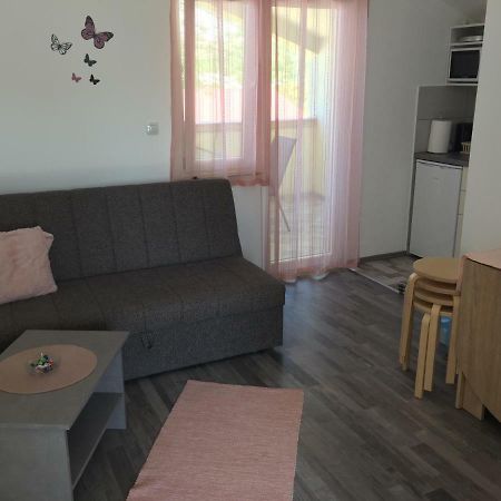 Apartmani Verica Karlobag Eksteriør bilde