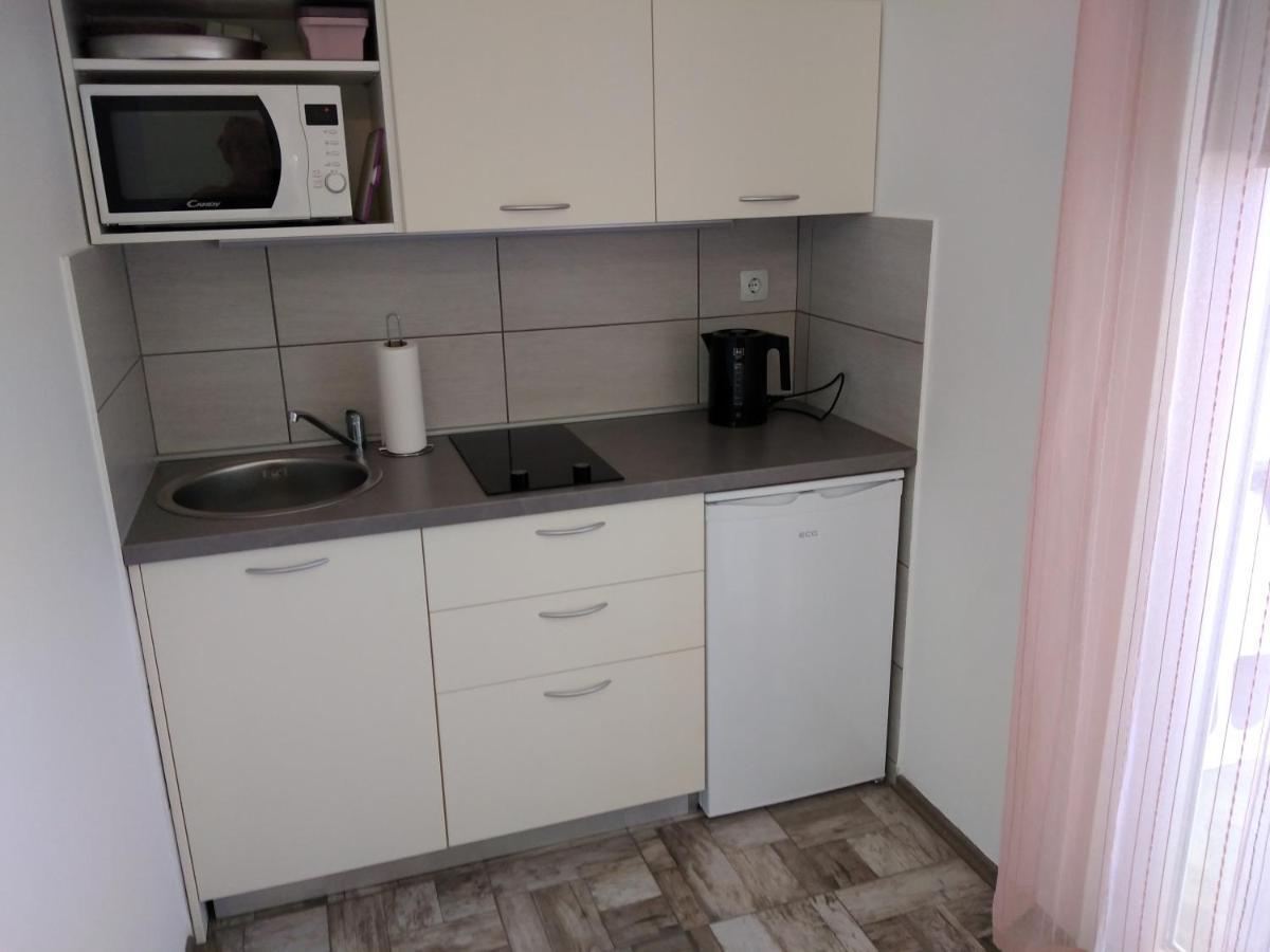 Apartmani Verica Karlobag Eksteriør bilde