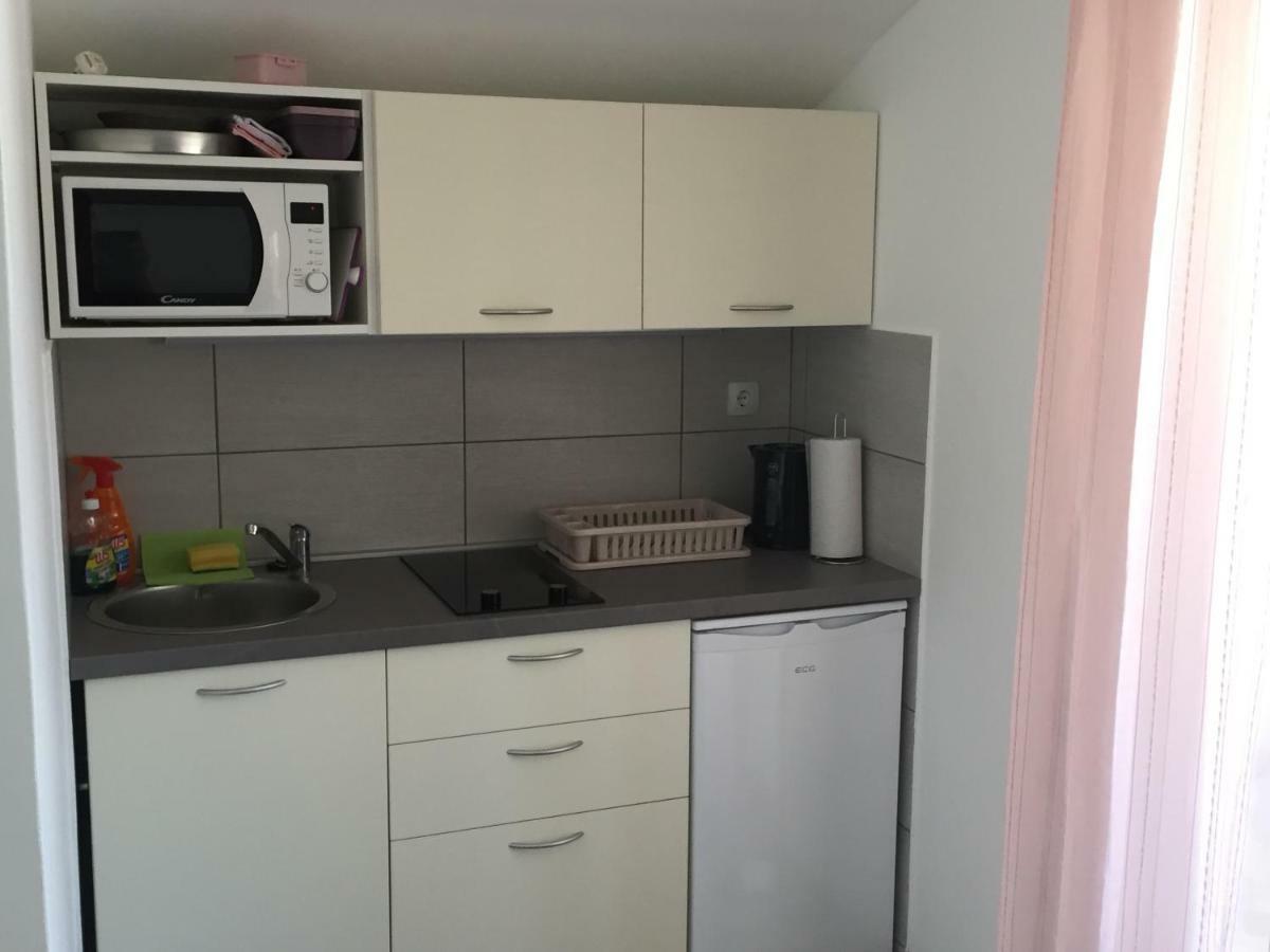Apartmani Verica Karlobag Eksteriør bilde