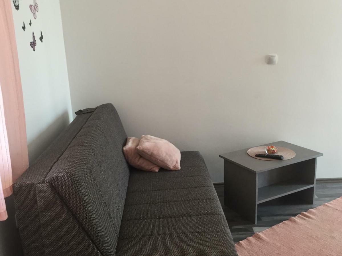 Apartmani Verica Karlobag Eksteriør bilde