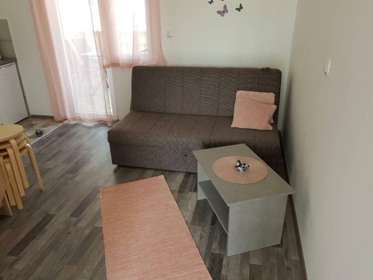 Apartmani Verica Karlobag Eksteriør bilde