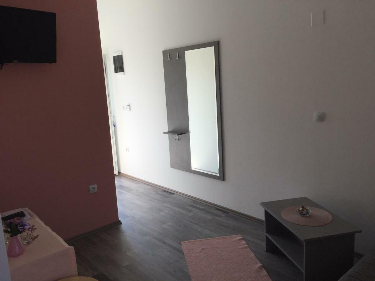 Apartmani Verica Karlobag Eksteriør bilde