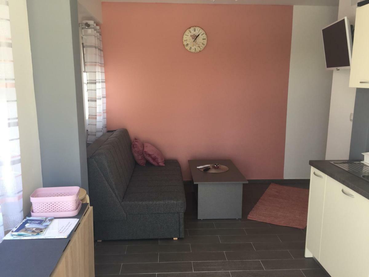 Apartmani Verica Karlobag Eksteriør bilde